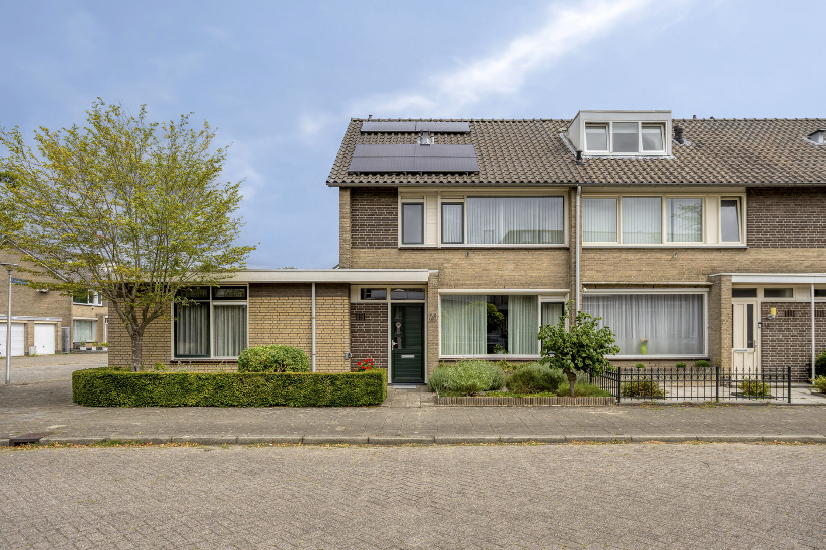 Tussenwoning te koop: Zuiderzeelaan 20, Eindhoven