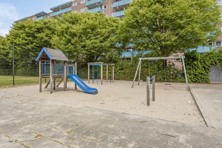 Tussenwoning te koop: Noordzeelaan 27, Eindhoven