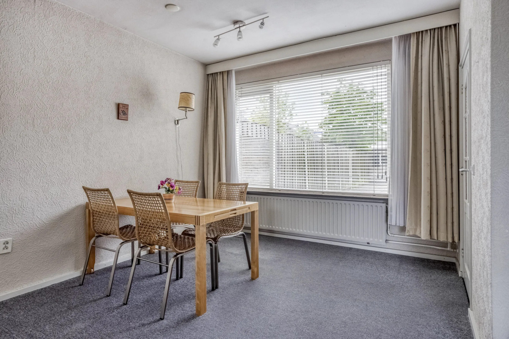Tussenwoning te koop: Noordzeelaan 27, Eindhoven