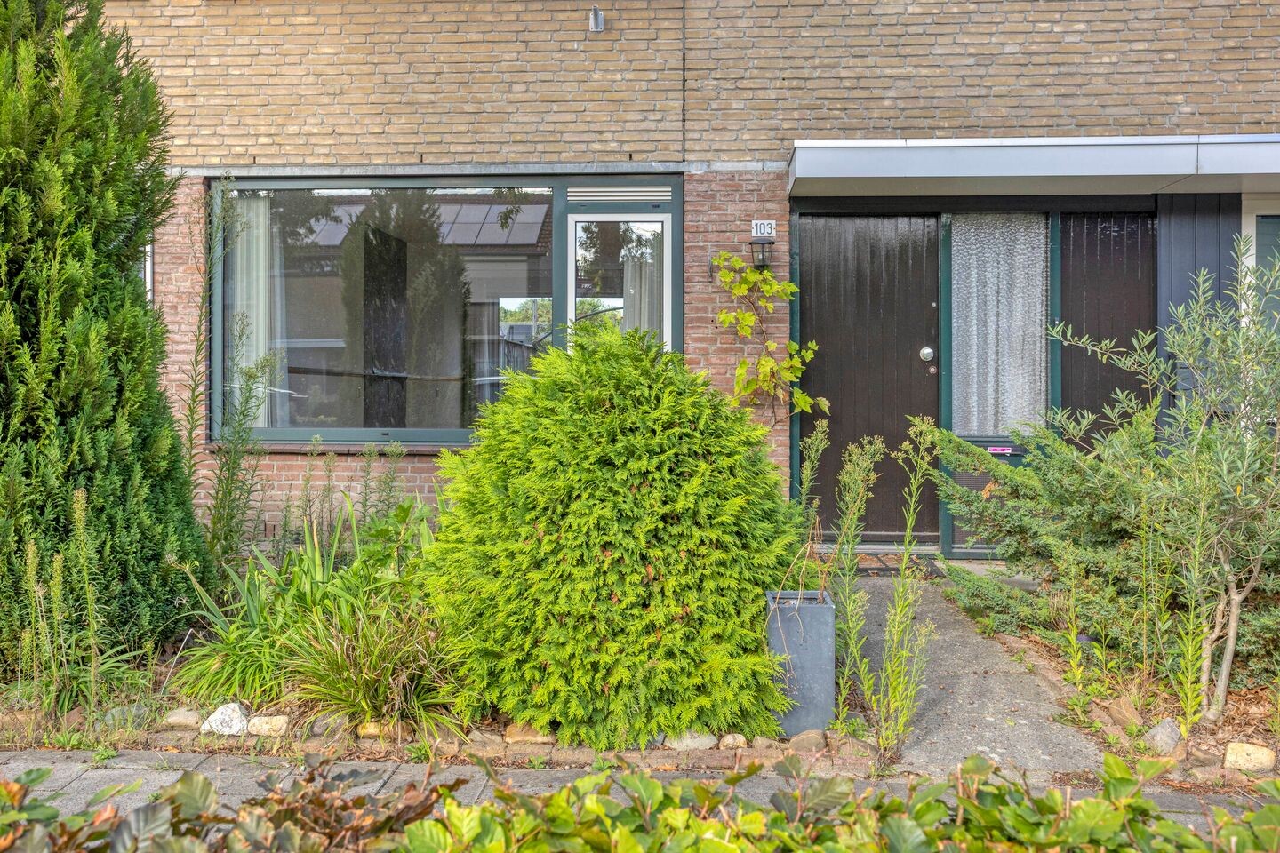 Tussenwoning te koop: Antwerpenlaan 103, Eindhoven