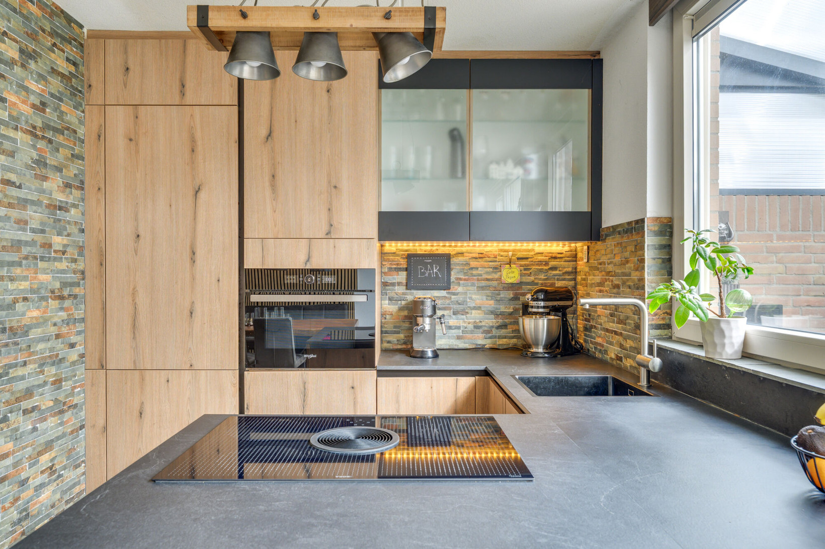 Tussenwoning te koop: Roodkapje 76, Eindhoven