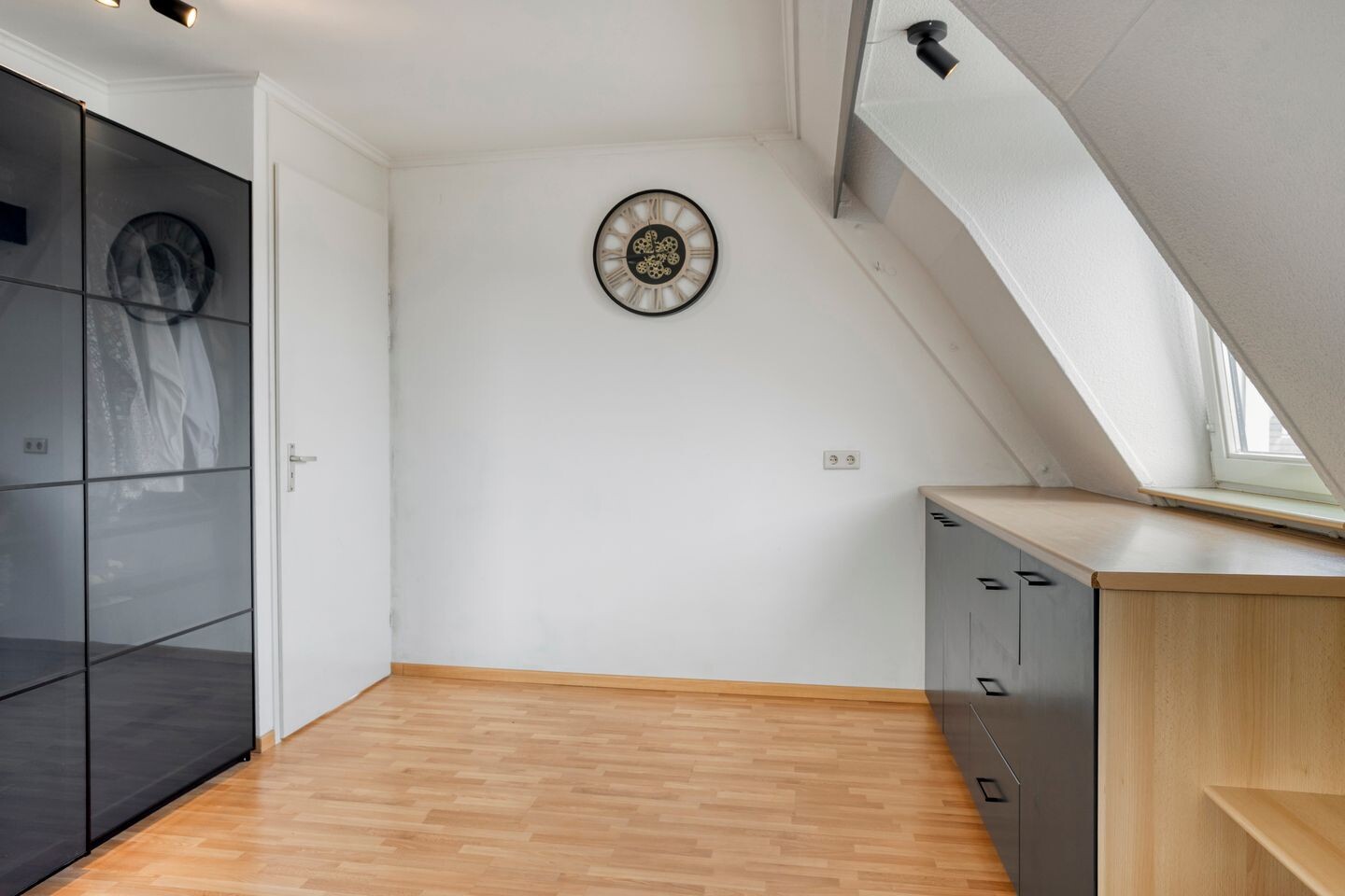 Hoekwoning te koop: Molièrelaan 24, Eindhoven