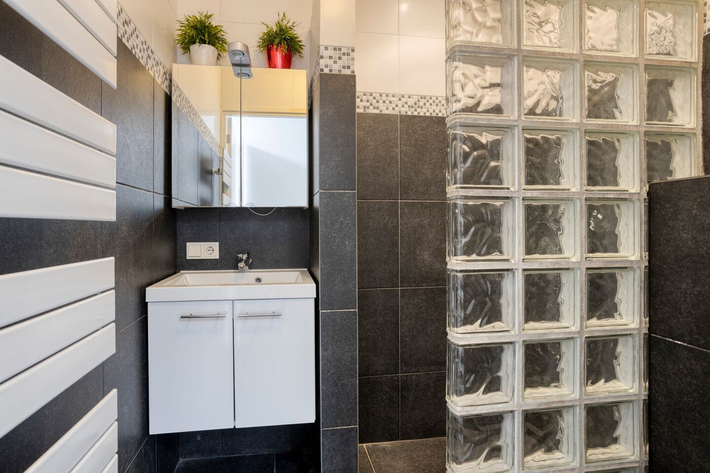 Hoekwoning te koop: Molièrelaan 24, Eindhoven