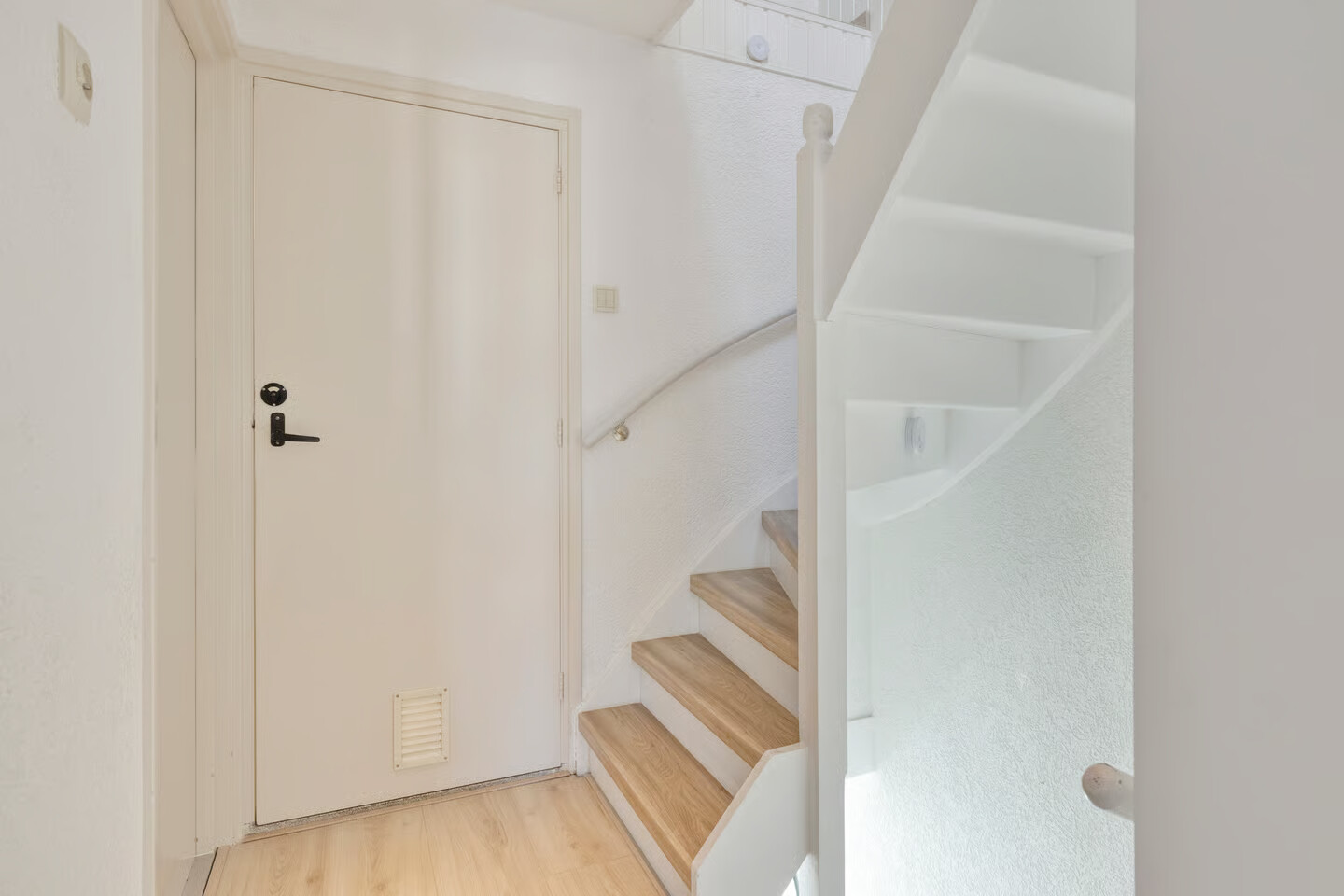 Tussenwoning te koop: Midaslaan 32, Eindhoven