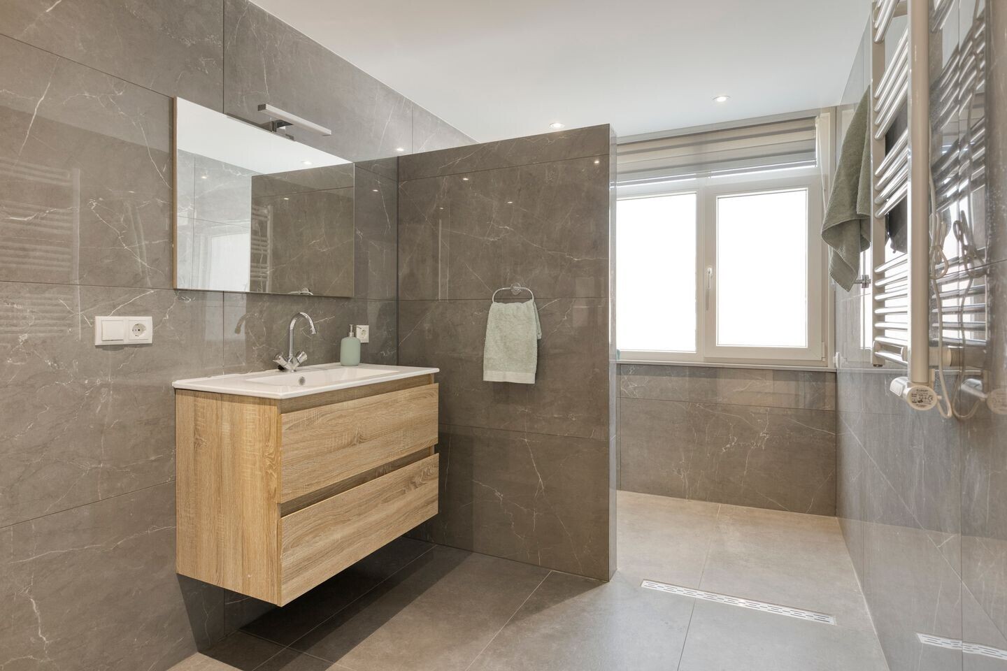 Tussenwoning te koop: Midaslaan 32, Eindhoven
