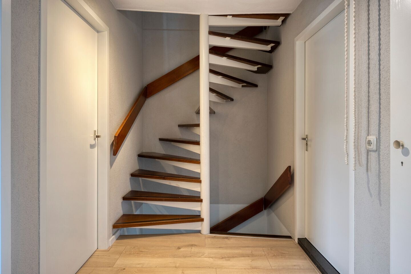 Hoekwoning te koop: Kruburg 72, Eindhoven