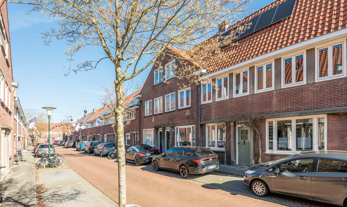 Tussenwoning te koop: Distelstraat 25, Eindhoven