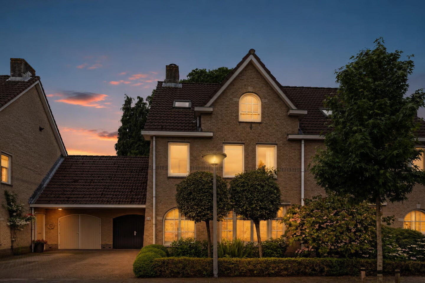 Tussenwoning te koop: Florapark 38, Eindhoven