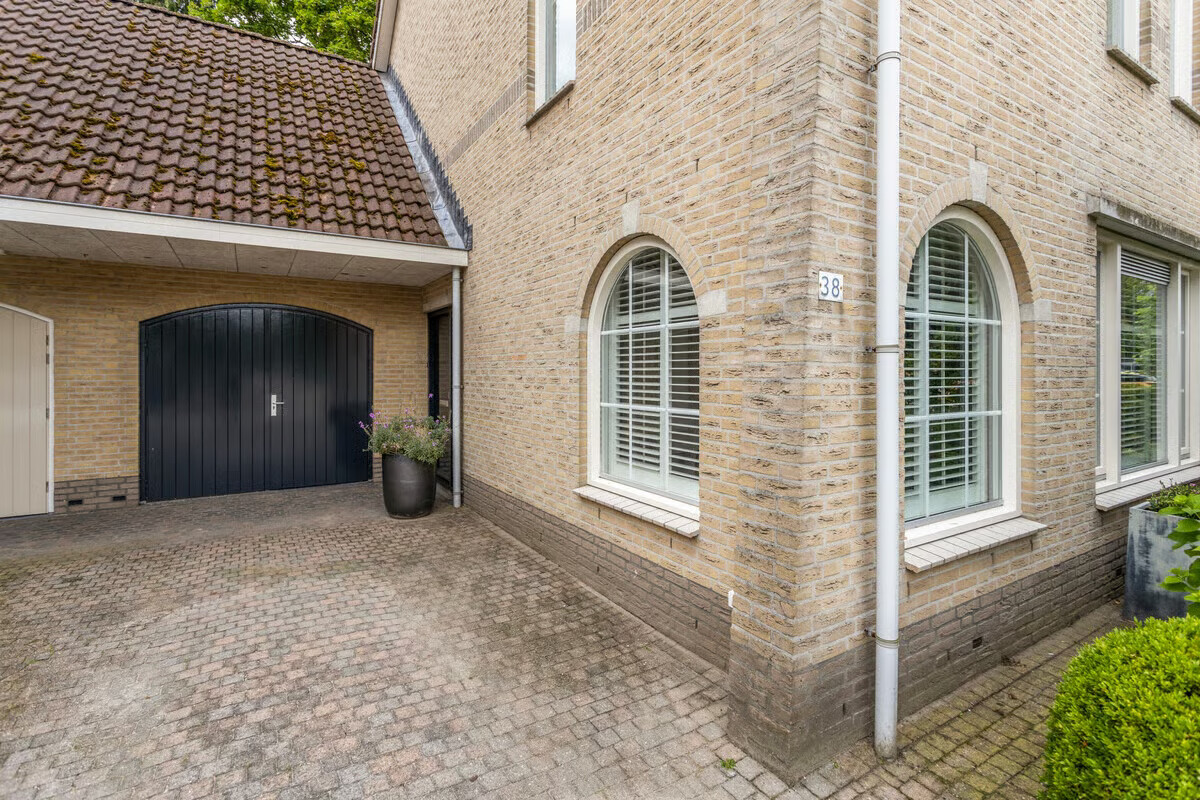 Tussenwoning te koop: Florapark 38, Eindhoven
