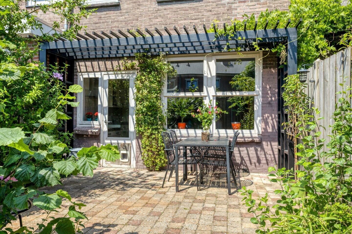 Tussenwoning te koop: Pioenroosstraat 61, Eindhoven