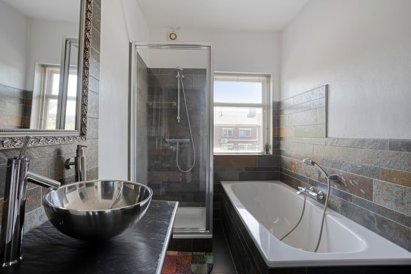 Tussenwoning te koop: Pioenroosstraat 61, Eindhoven