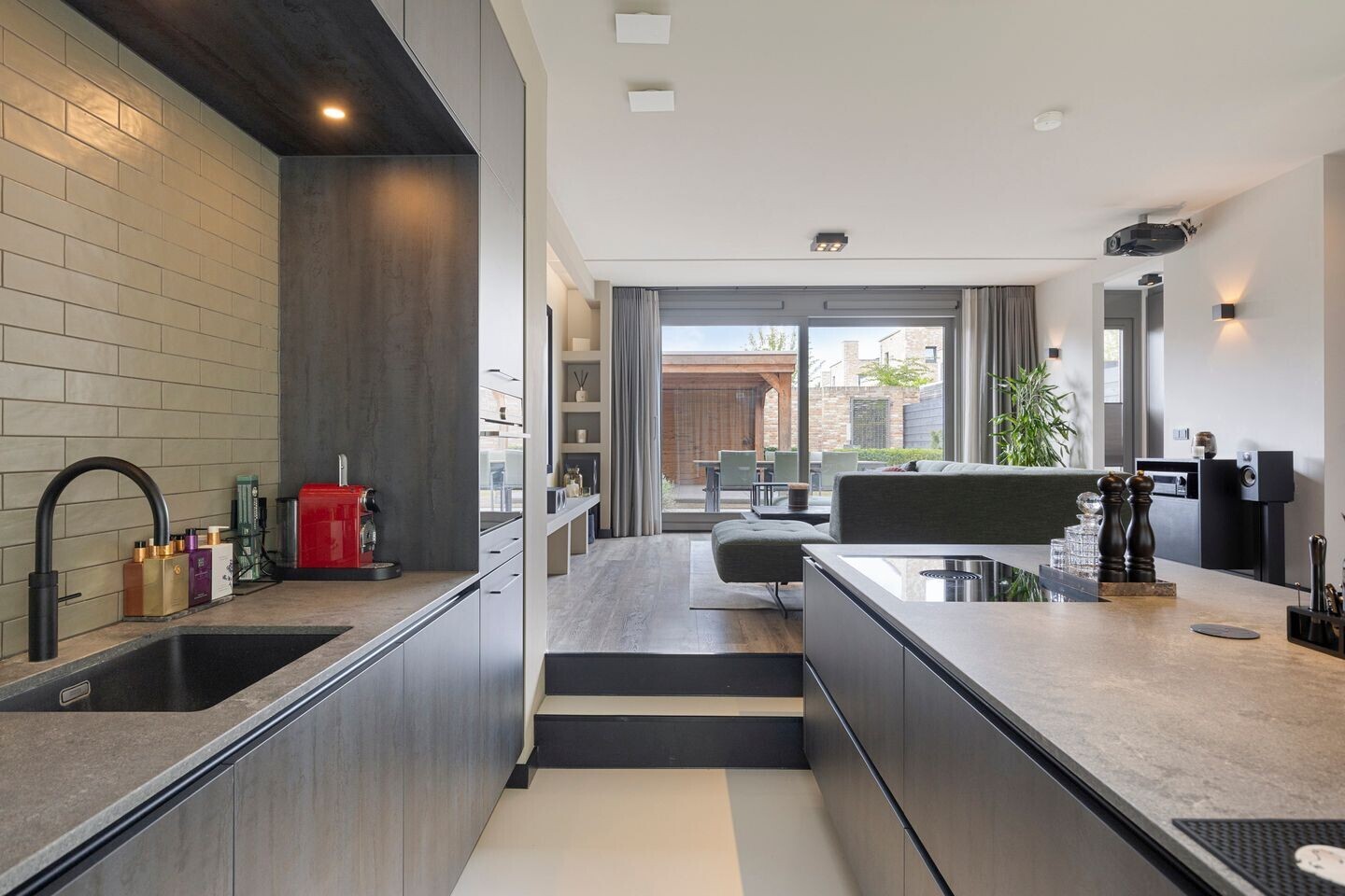 Tussenwoning te koop: Deflectiespoelstraat 44, Eindhoven