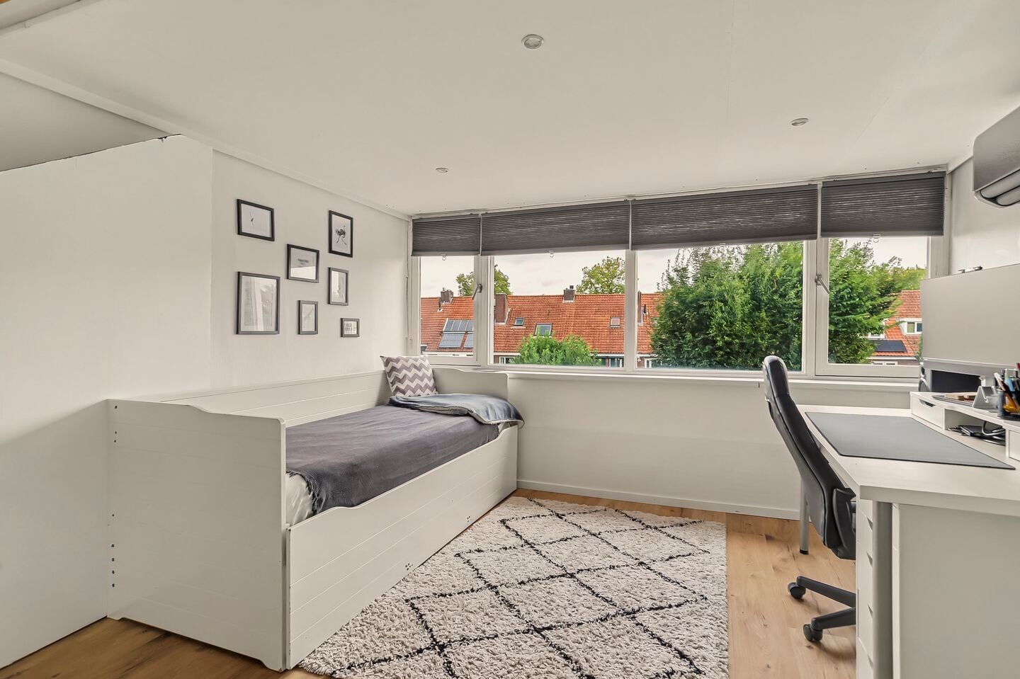 Tussenwoning te koop: Olympialaan 38, Eindhoven