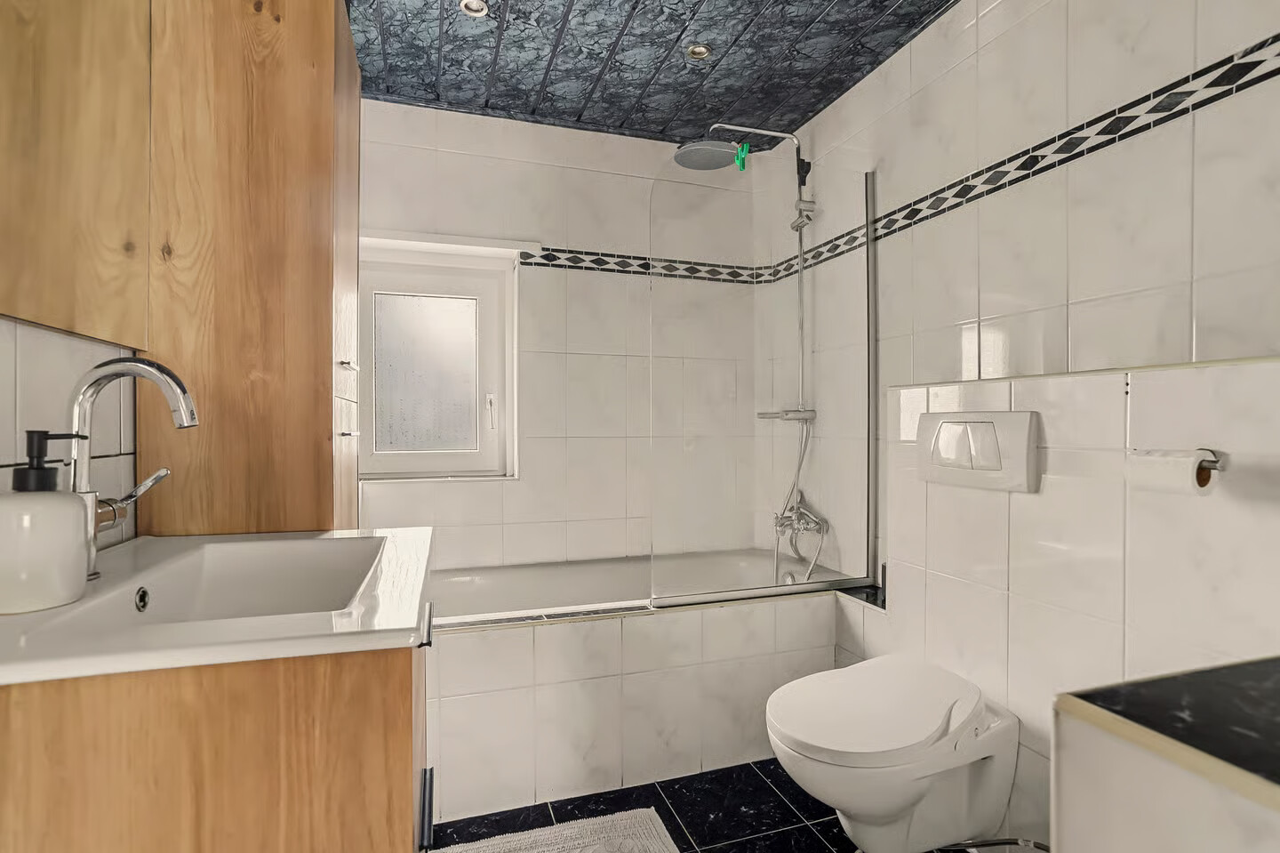 Tussenwoning te koop: Olympialaan 38, Eindhoven