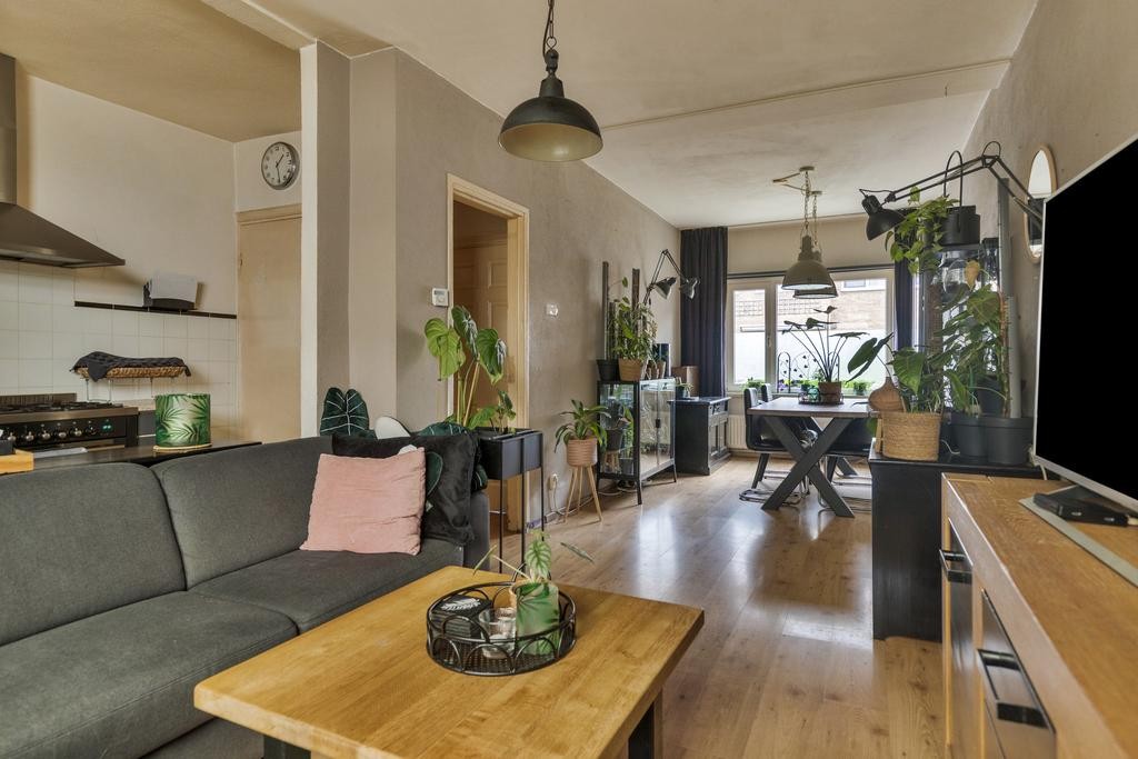 Tussenwoning te koop: Zevenbergenstraat 6, Eindhoven