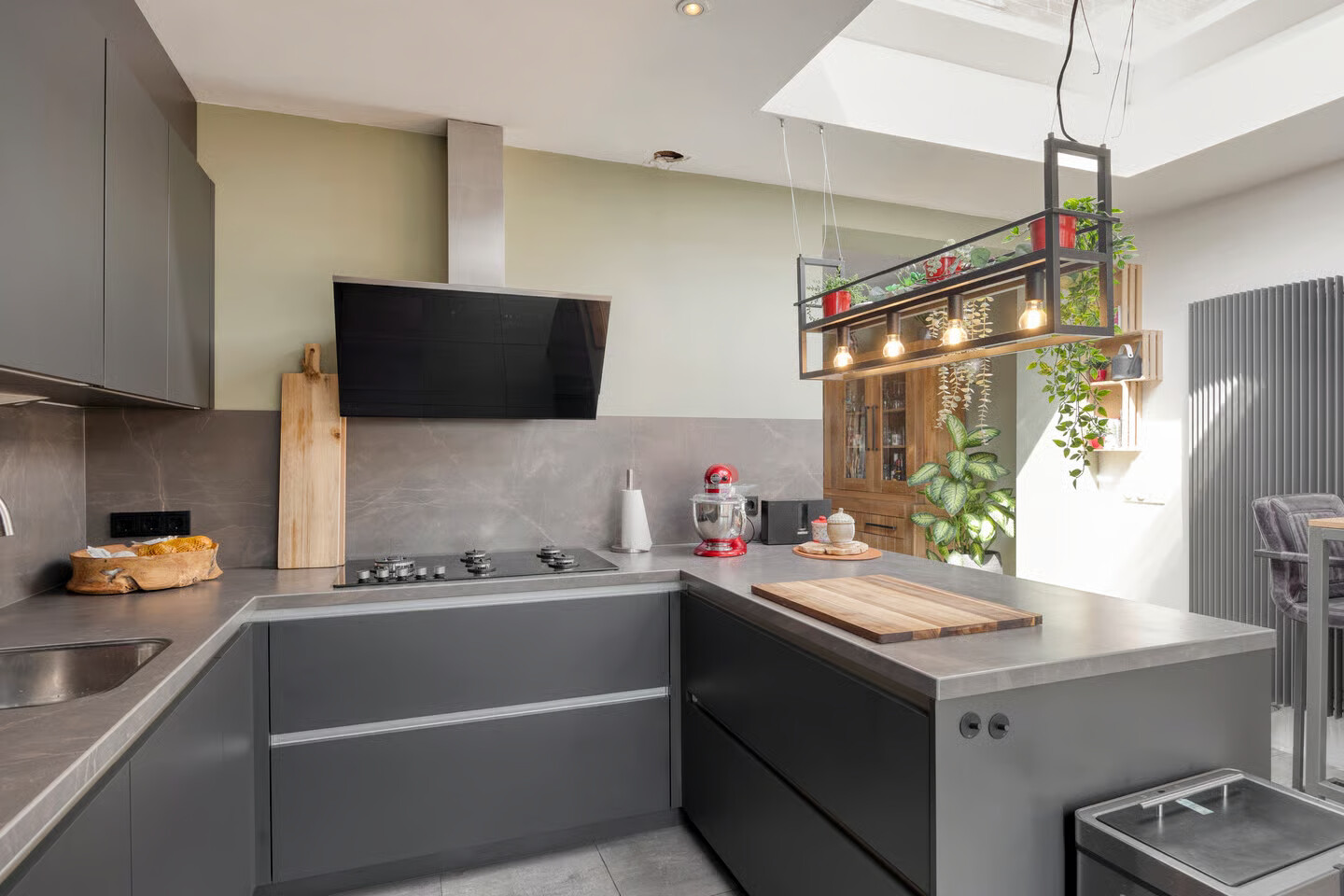 Tussenwoning te koop: Bergen op Zoomstraat 153, Eindhoven
