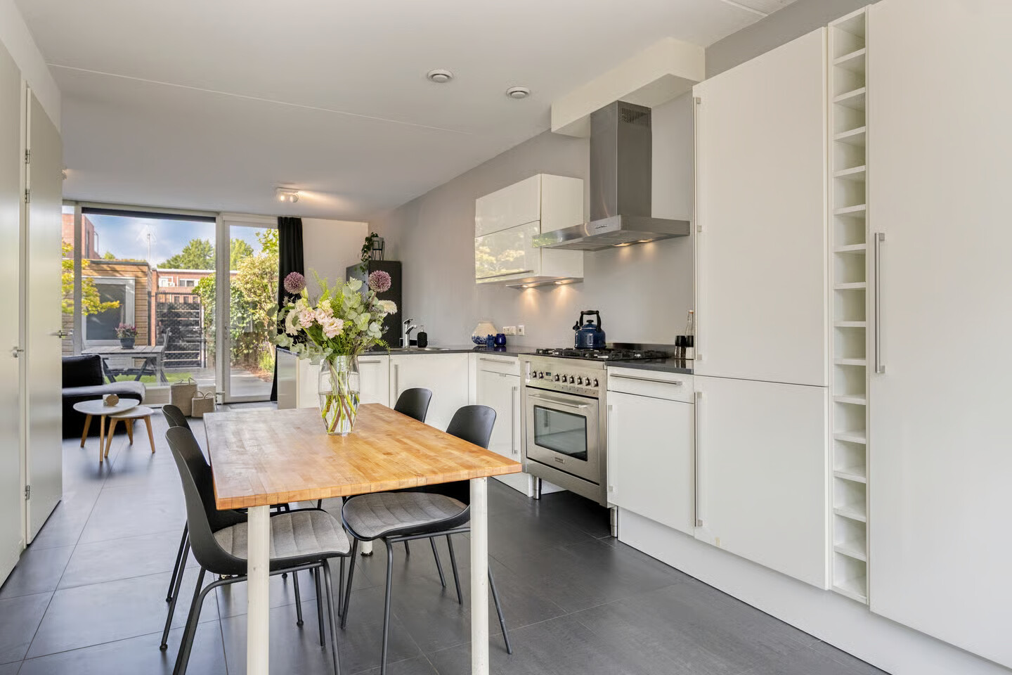 Tussenwoning te koop: van Maanenstraat 32, Eindhoven