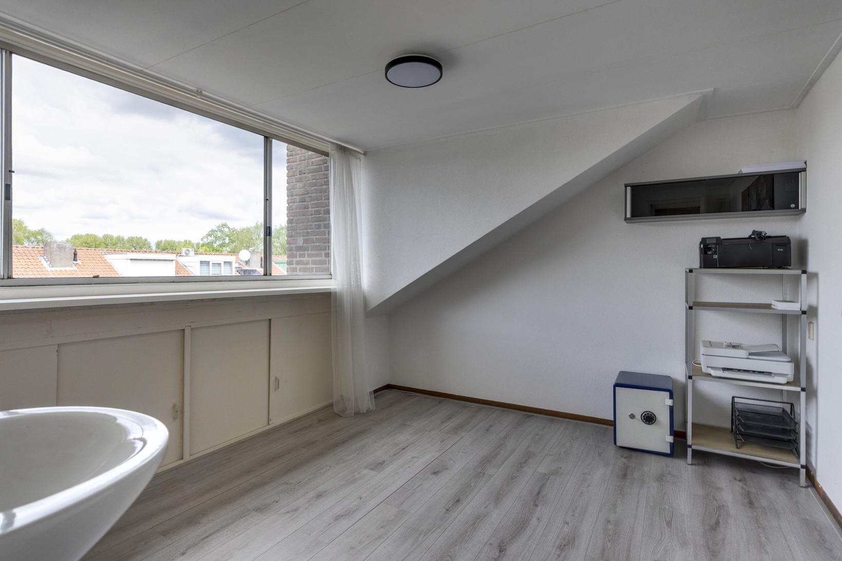 Tussenwoning te koop: Schubertlaan 64, Eindhoven