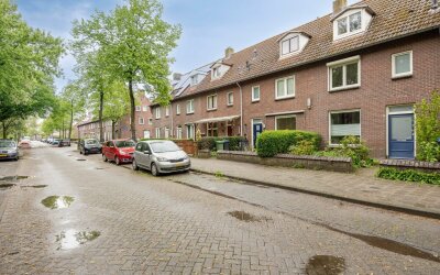 Bernard Zwe. 8