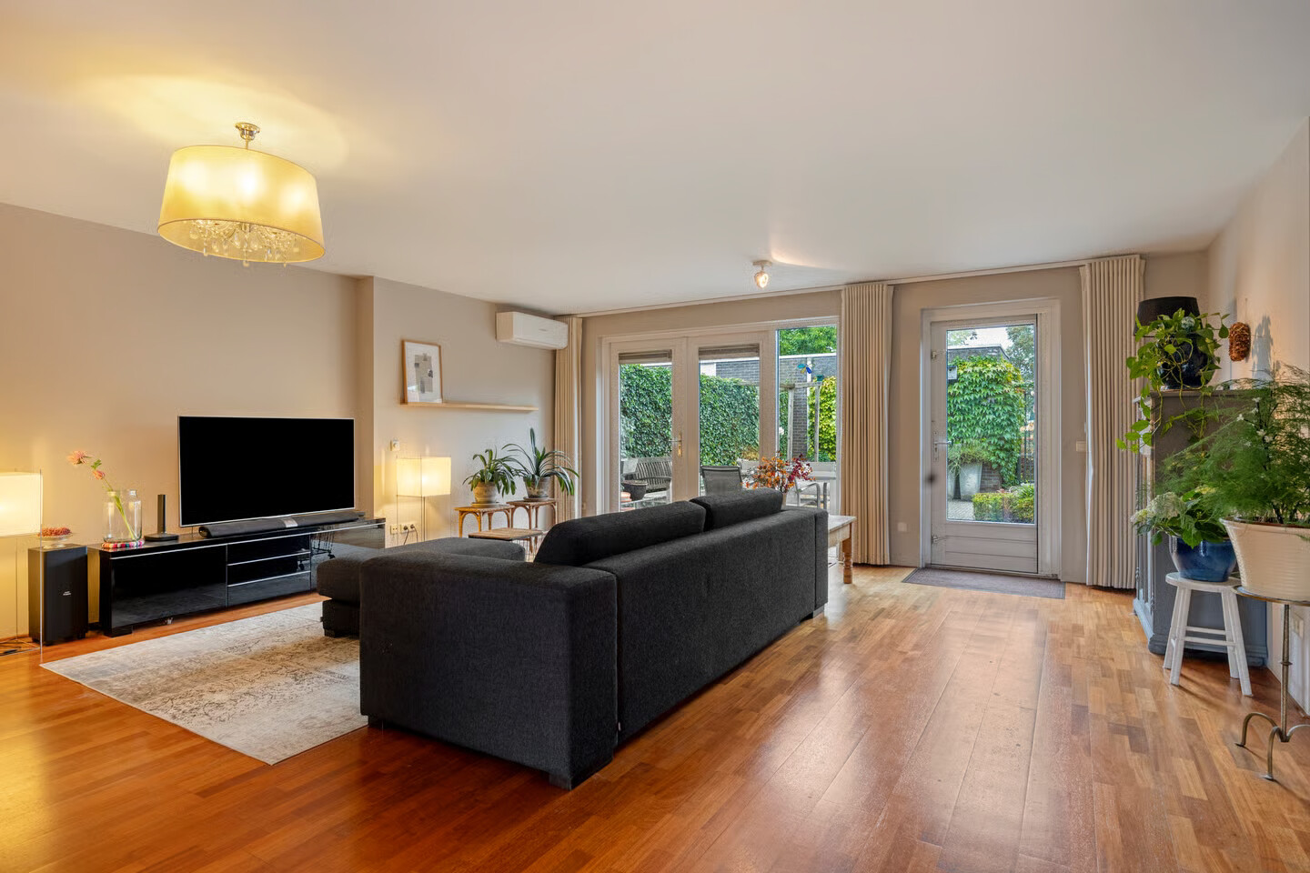 Tussenwoning te koop: Offenbachlaan 1A, Eindhoven