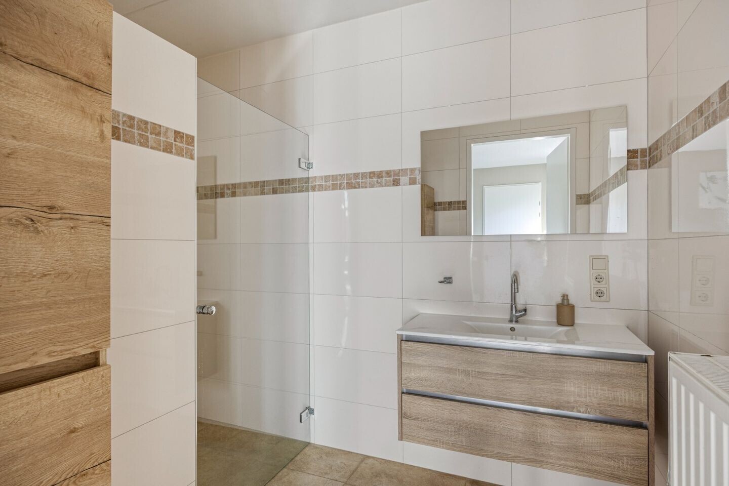 Tussenwoning te koop: Graslelie 11, Eindhoven