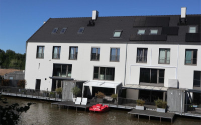 Waterfront 377