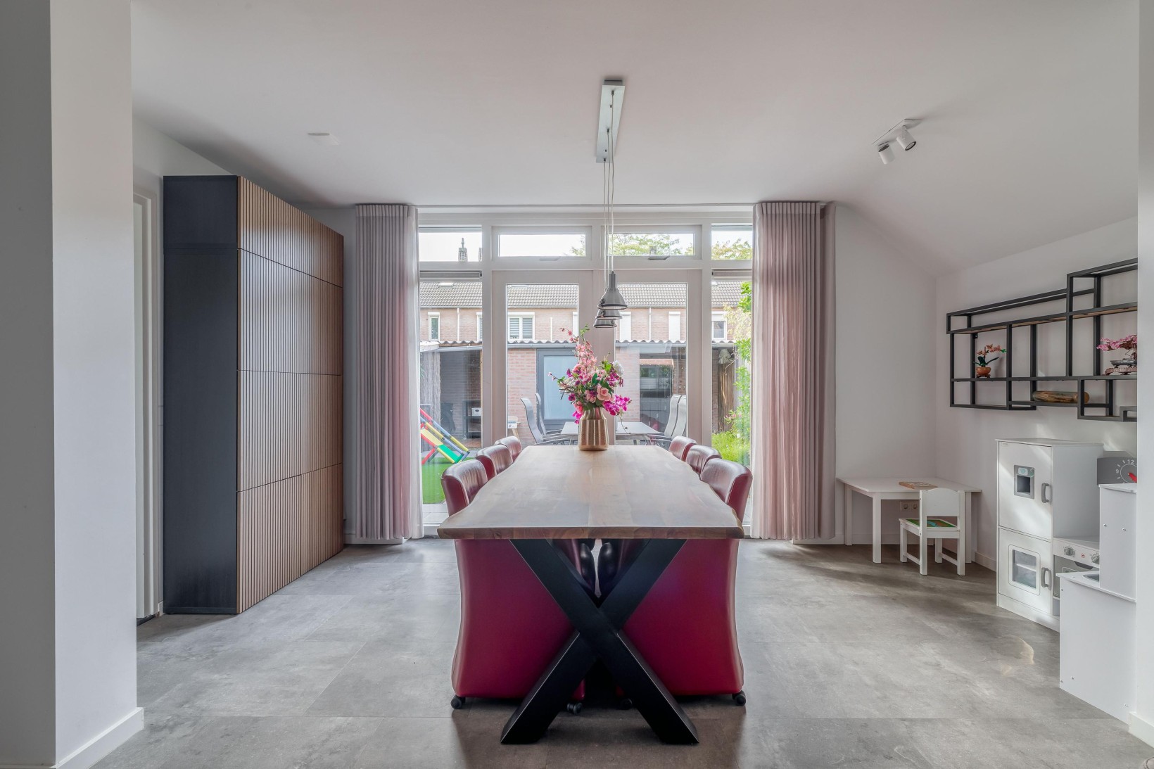 Hoekwoning te koop: Leemkuylen 1, Geldrop