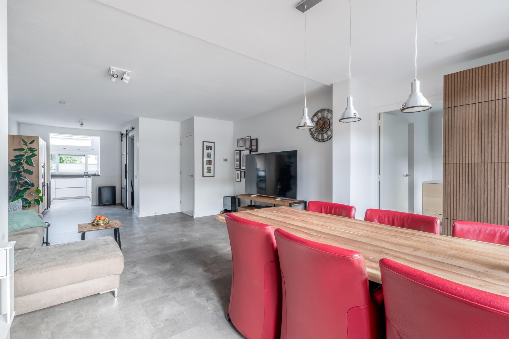 Hoekwoning te koop: Leemkuylen 1, Geldrop
