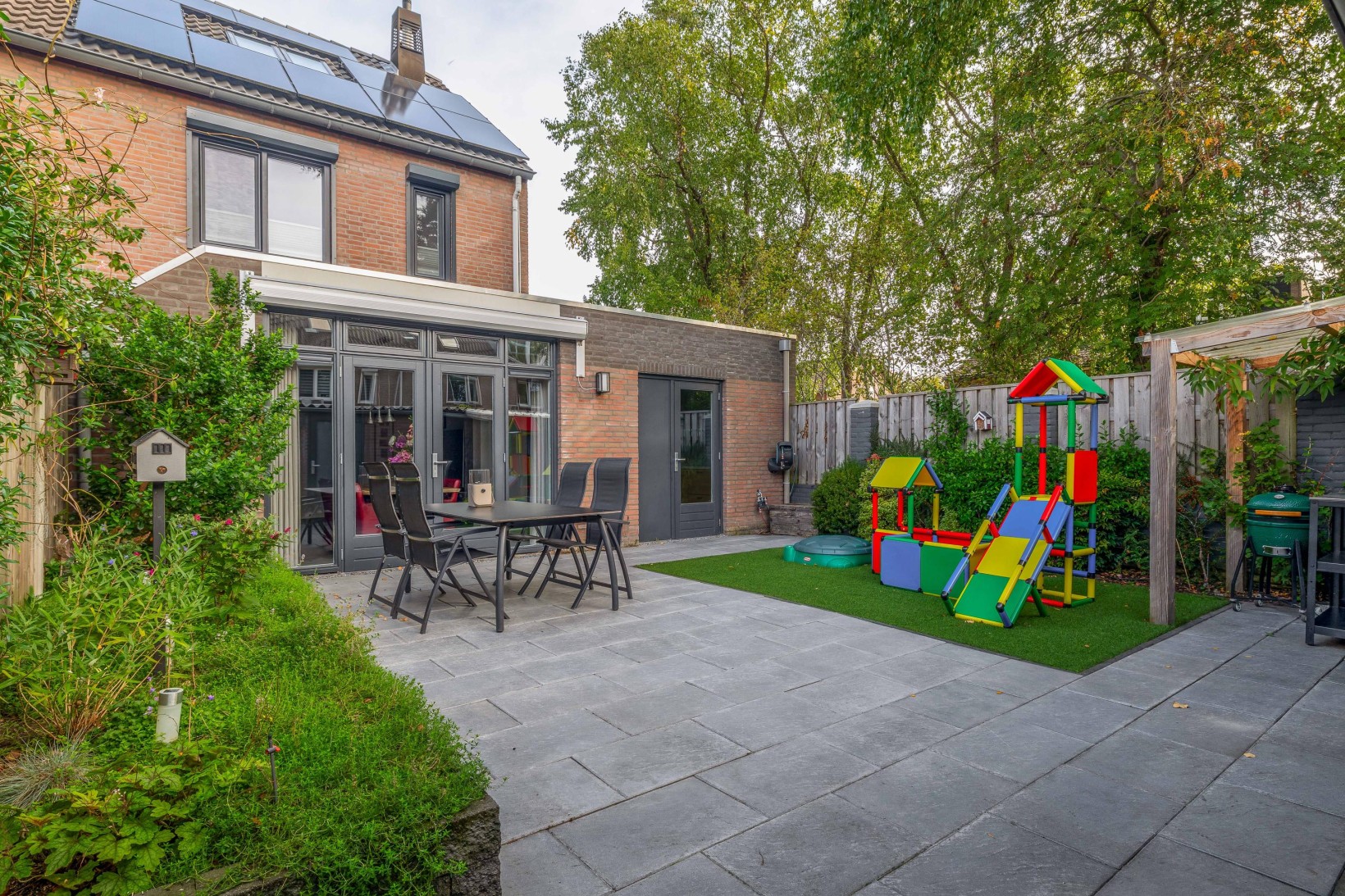 Hoekwoning te koop: Leemkuylen 1, Geldrop
