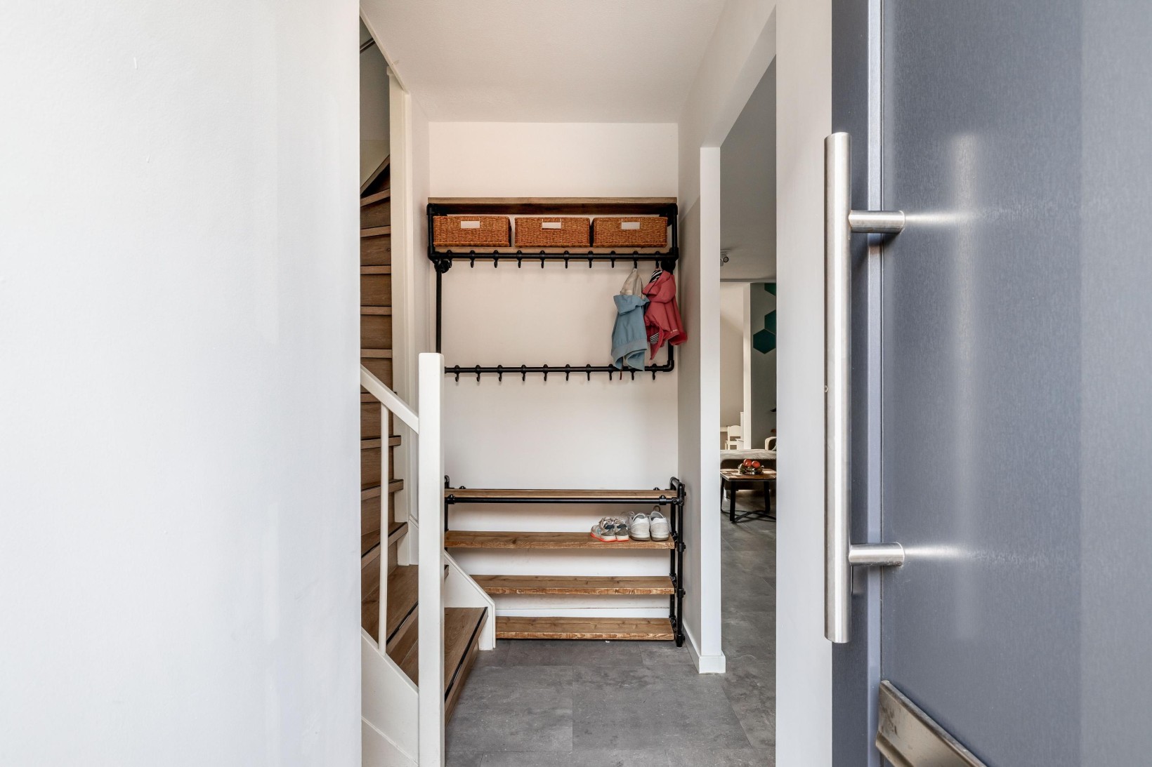 Hoekwoning te koop: Leemkuylen 1, Geldrop