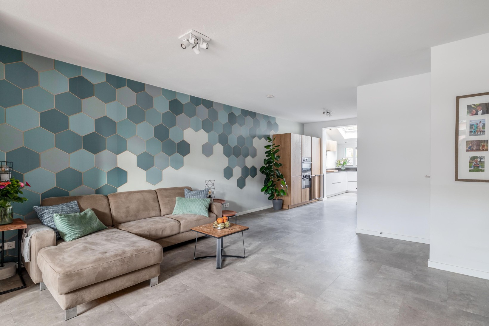 Hoekwoning te koop: Leemkuylen 1, Geldrop