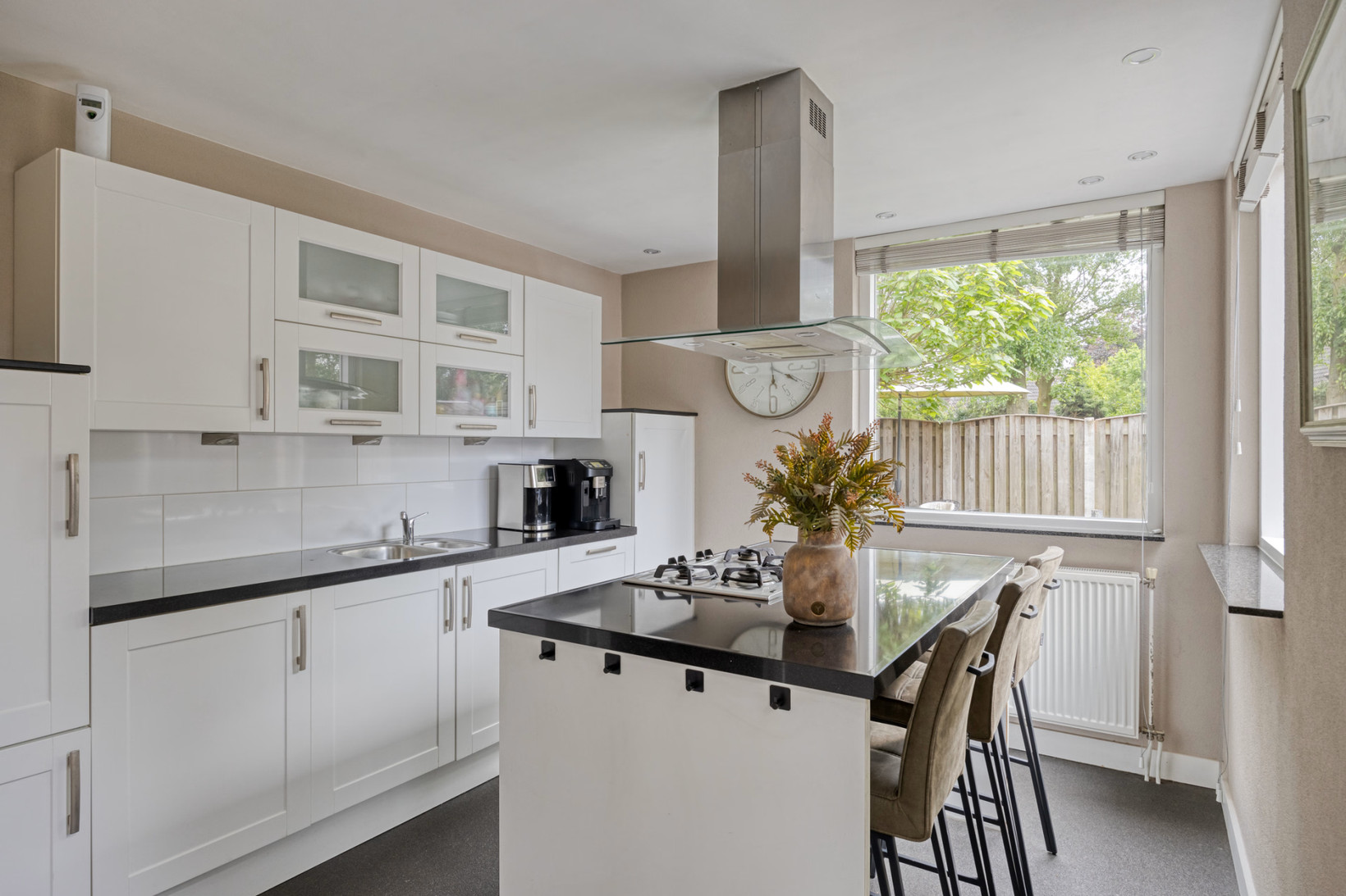 Hoekwoning te koop: Schutsboom 1, Geldrop