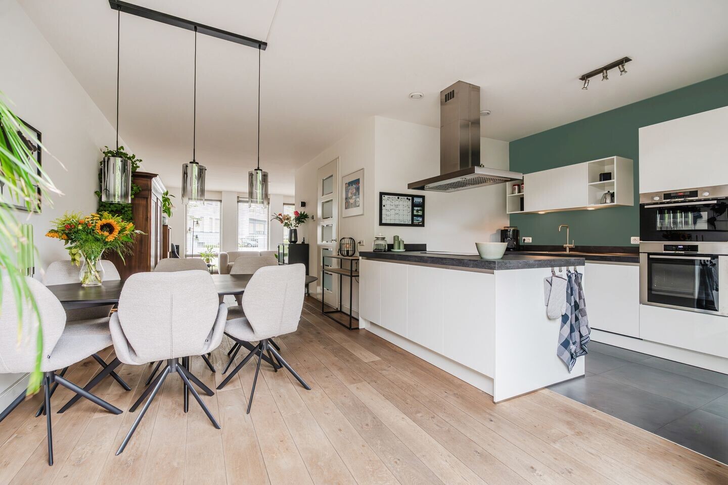 Hoekwoning te koop: Heggestraat 50, Geldrop