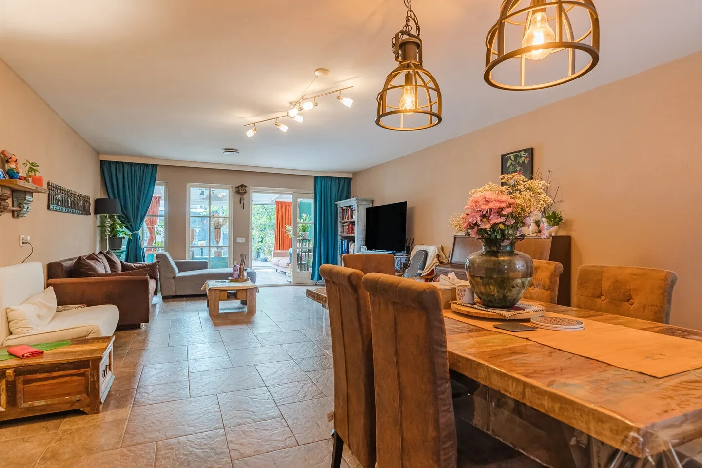Tussenwoning te koop: Willem Barentszweg 63, Geldrop