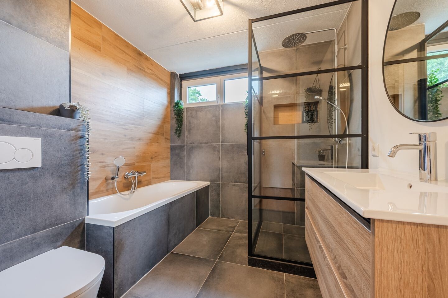 Tussenwoning te koop: Lambertushof 47, Geldrop