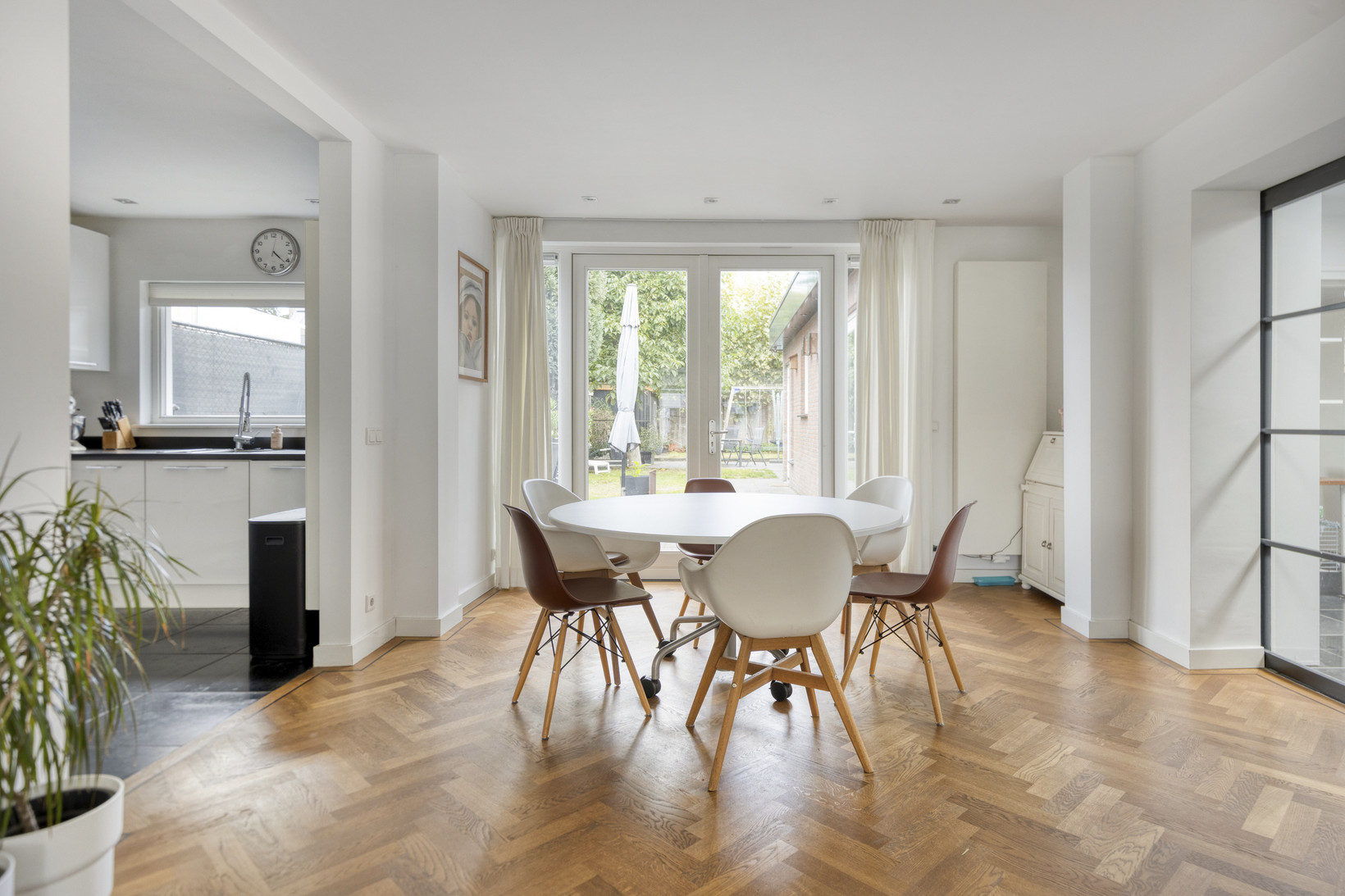 Twee-onder-één-kap te koop: Marijkestraat 10, Nuenen