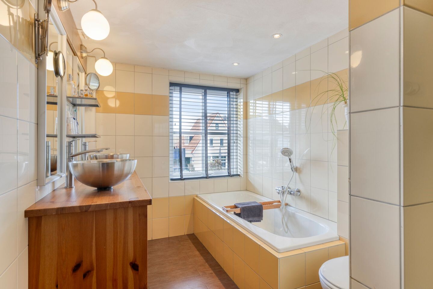Hoekwoning te koop: Opwettenseweg 95, Nuenen