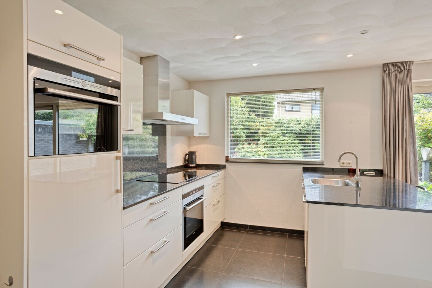 Tussenwoning te koop: Klaprooshof 5, Nuenen