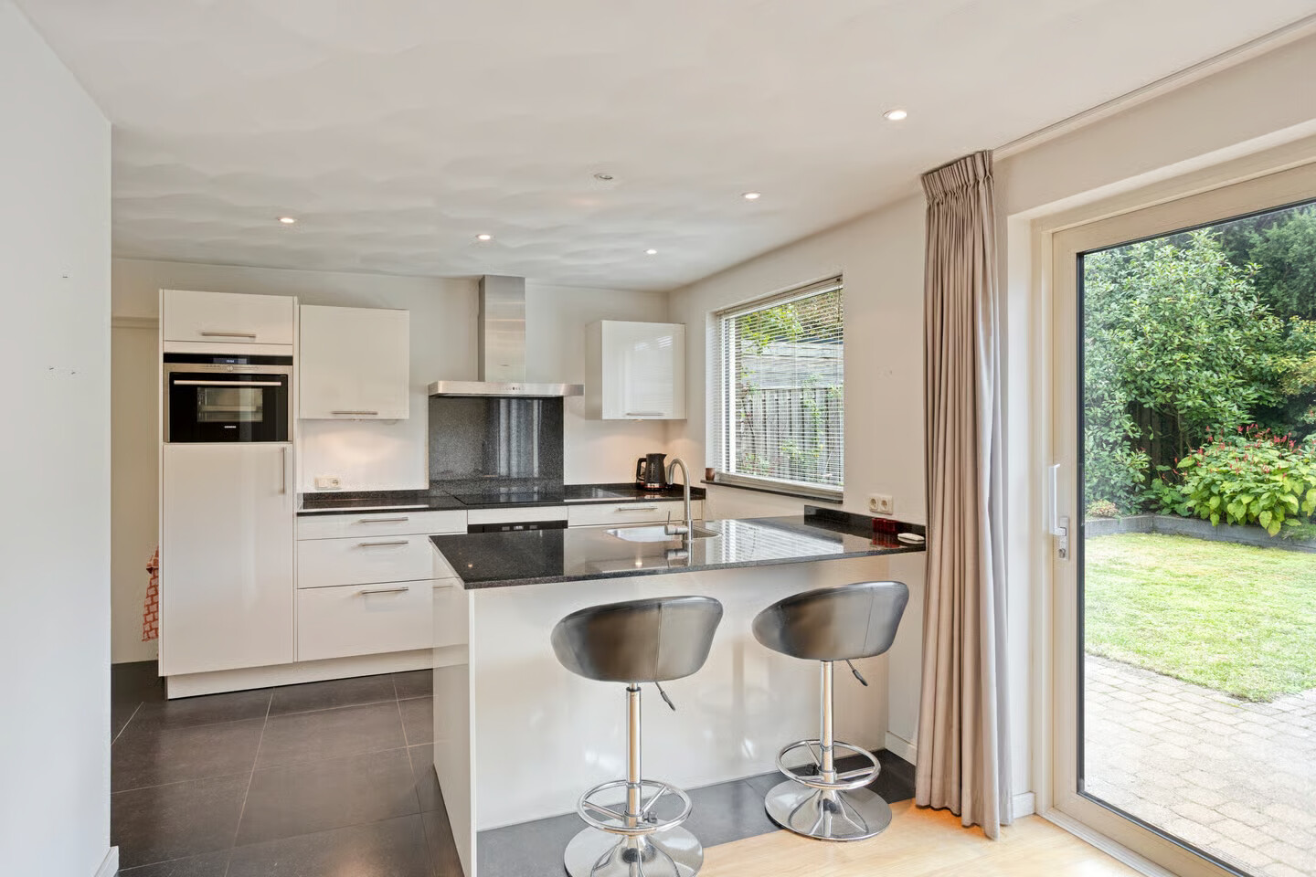 Tussenwoning te koop: Klaprooshof 5, Nuenen