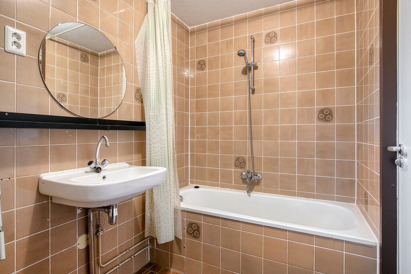 Tussenwoning te koop: De Doorn 16, Nuenen