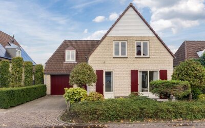 Hulst 28