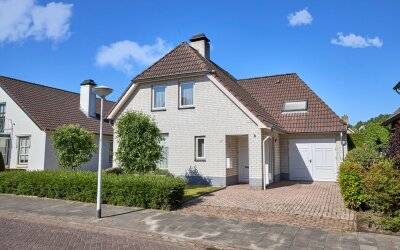 Hulst 33