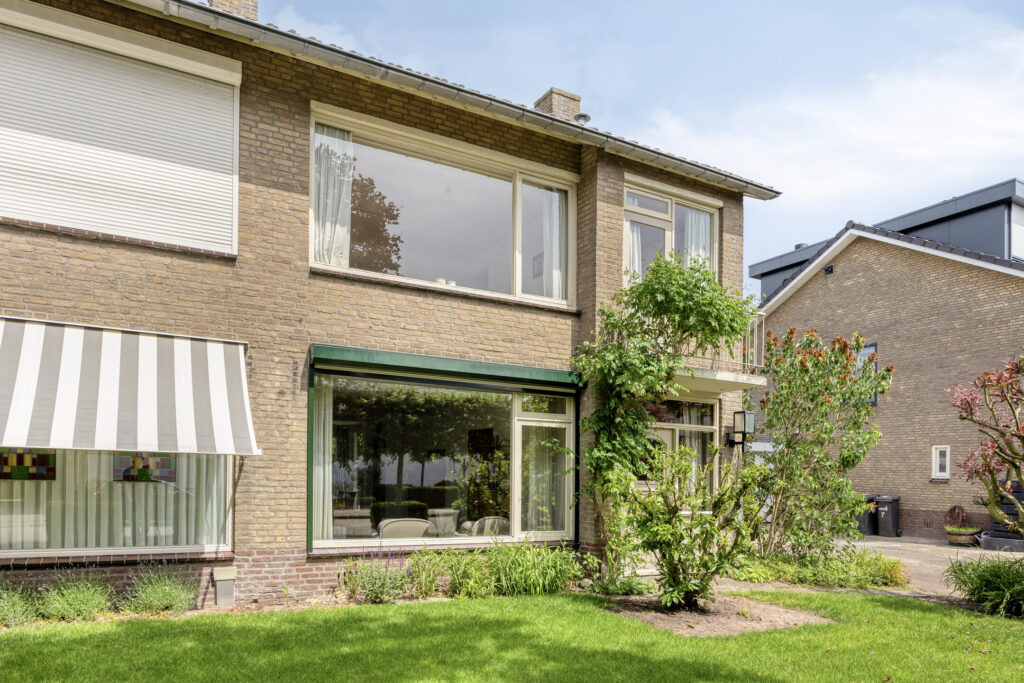 Twee-onder-één-kap te koop: Pater M. Wolffstraat 7, Best