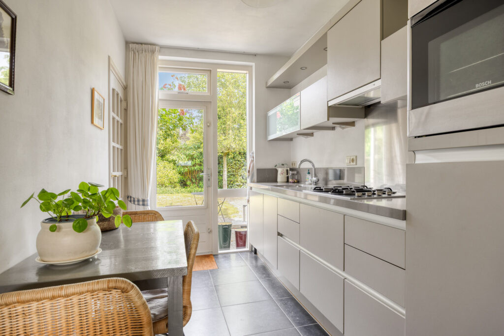 Twee-onder-één-kap te koop: Pater M. Wolffstraat 7, Best