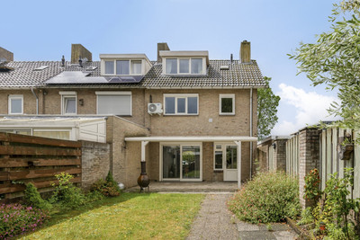 Pastoor M. van Beekstraat 1