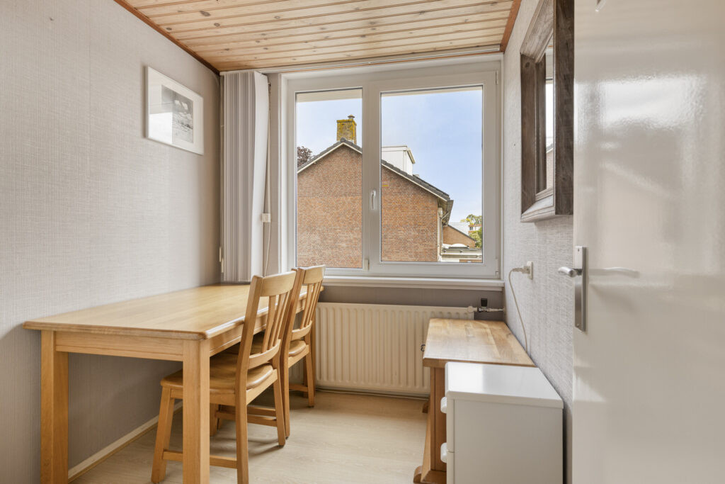 Tussenwoning te koop: Dr. H. Mollerstraat 44, Best