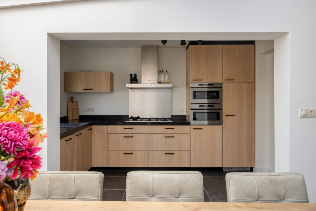 Hoekwoning te koop: J.J. Wintermansstraat 1, Best