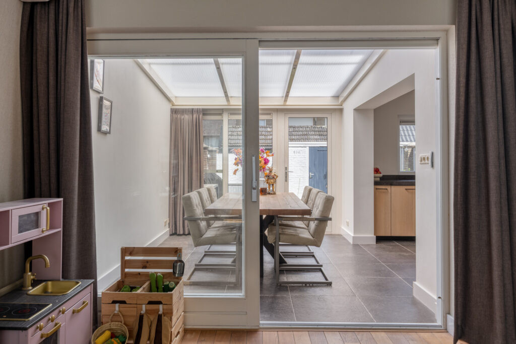 Hoekwoning te koop: J.J. Wintermansstraat 1, Best
