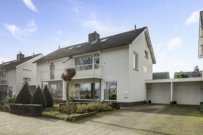Eindhovense. 80