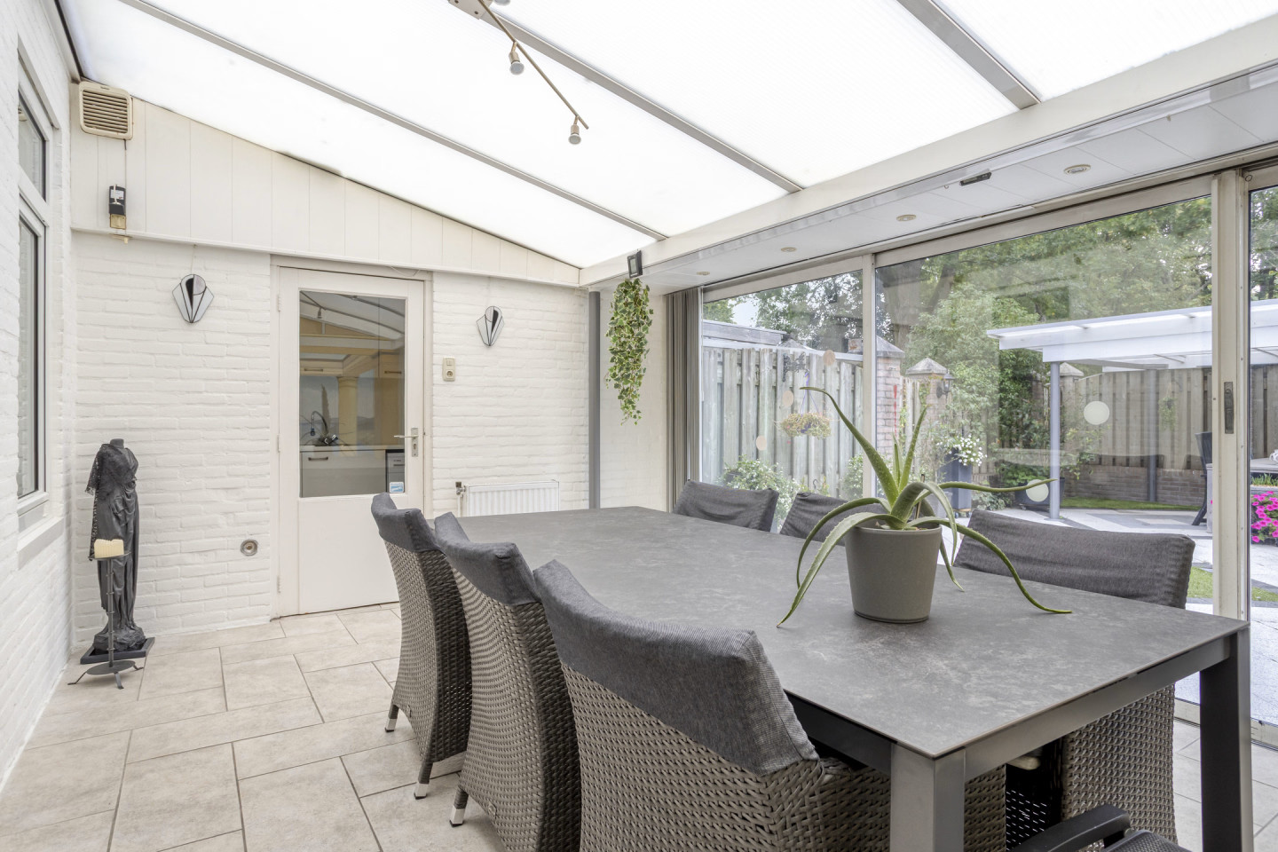 Tussenwoning te koop: Johan Frisopark 66, Best
